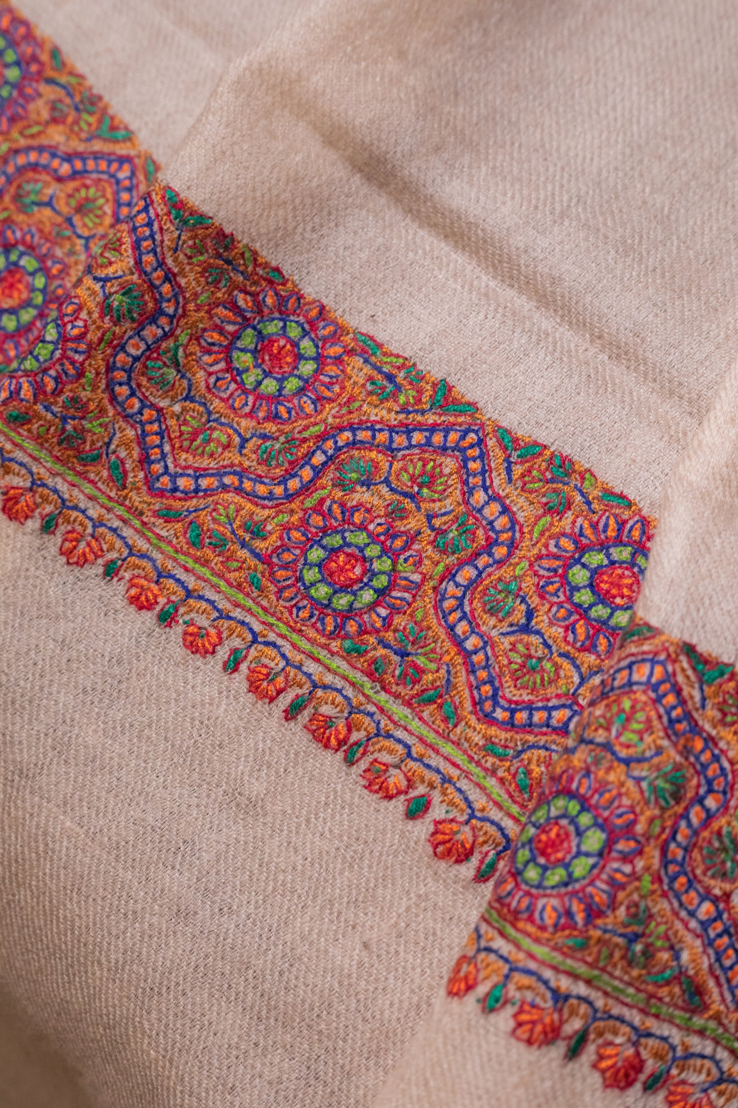 White Pashmina Stole with Sozni Embroidery